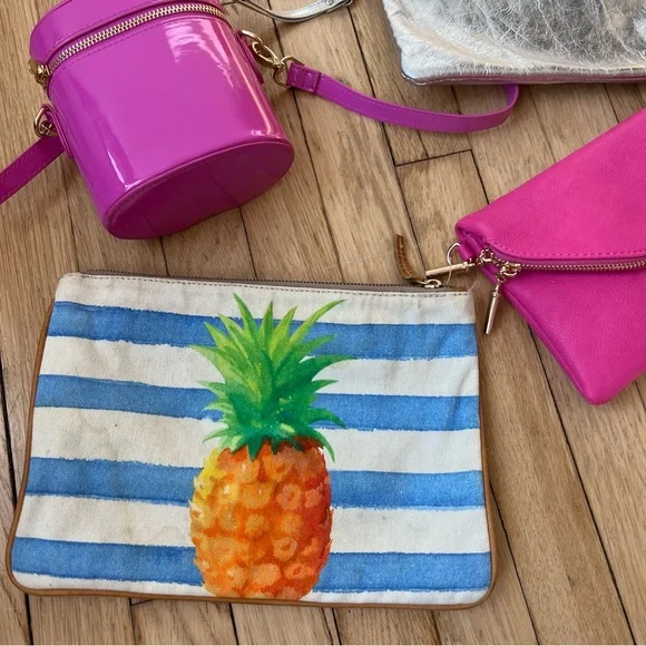 Set of 4 handbags $30 - Picture 2 of 7